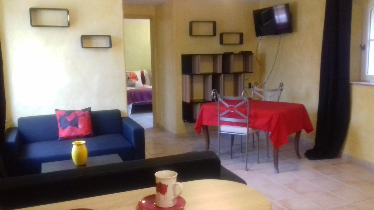 Alojamento de Acomodação e Pequeno-almoço Les Jardins De L'ermitage 3*